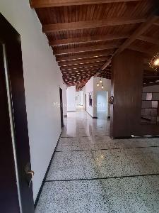 Casa de 5 alcobas en venta en Calasanz Parte Baja, Medellín, 230 m² · foto 2 de 19
