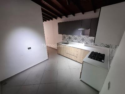 Casa de 5 alcobas en venta en Calasanz Parte Baja, Medellín, 230 m² · foto 7 de 19