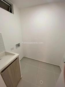 Apartaestudio en venta en Los Colores, Medellín, 49 m² · foto 11 de 16