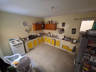 Casa de 5 alcobas en venta en Conquistadores, Medellín, 300 m² · foto 5 de 9