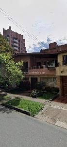 Casa de 5 alcobas en venta en Conquistadores, Medellín, 300 m² · foto 2 de 9