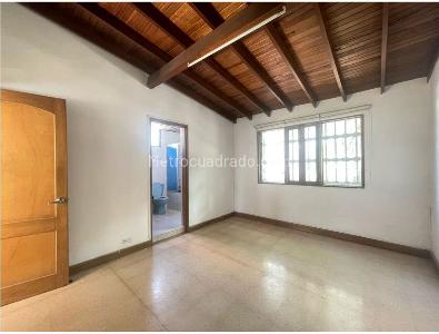 Casa de 5 alcobas en venta en Los Colores, Medellín, 500 m² · foto 12 de 18