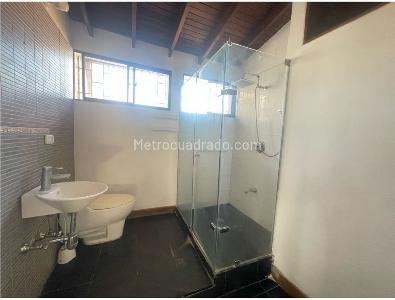 Casa de 5 alcobas en venta en Los Colores, Medellín, 500 m² · foto 14 de 18
