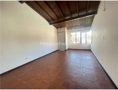 Casa de 5 alcobas en venta en Los Colores, Medellín, 500 m² · foto 15 de 18
