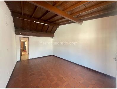 Casa de 5 alcobas en venta en Los Colores, Medellín, 500 m² · foto 18 de 18