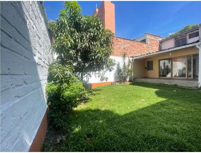 Casa de 5 alcobas en venta en Los Colores, Medellín, 500 m² · foto 2 de 18