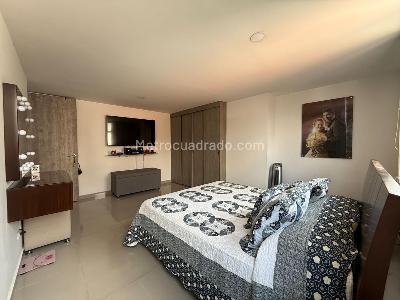 Apartamento de 3 alcobas en venta en Los Colores, Medellín, 115 m² · foto 11 de 15