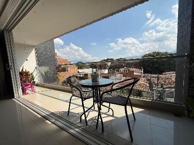 Apartamento de 3 alcobas en venta en Los Colores, Medellín, 115 m² · foto 3 de 15