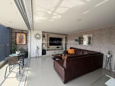 Apartamento de 3 alcobas en venta en Los Colores, Medellín, 115 m² · foto 2 de 15