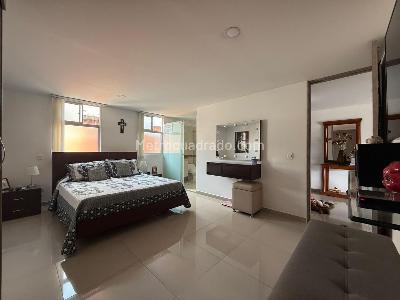 Apartamento de 3 alcobas en venta en Los Colores, Medellín, 115 m² · foto 10 de 15