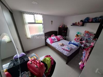 Apartamento de 3 alcobas en venta en Los Colores, Medellín, 115 m² · foto 14 de 15