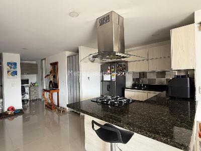 Apartamento de 3 alcobas en venta en Los Colores, Medellín, 115 m² · foto 5 de 15