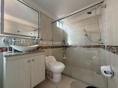 Apartamento de 3 alcobas en venta en Los Colores, Medellín, 115 m² · foto 7 de 15