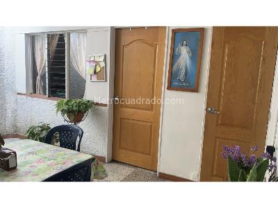 Casa de 4 alcobas en venta en El Velodromo, Medellín, 191 m² · foto 10 de 14