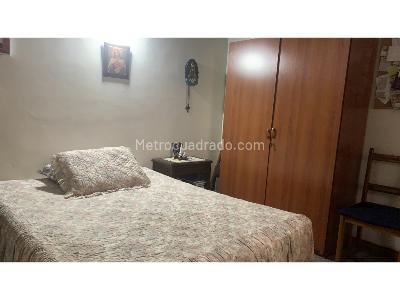 Casa de 4 alcobas en venta en El Velodromo, Medellín, 191 m² · foto 13 de 14