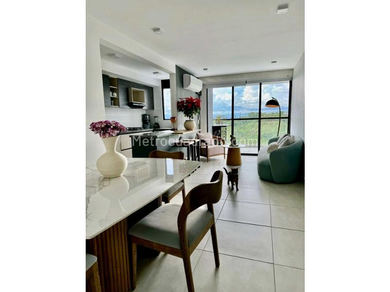 Piso – AMCO, Area Metropolitana Centro Occidente, Ferrocarril - Vista 2