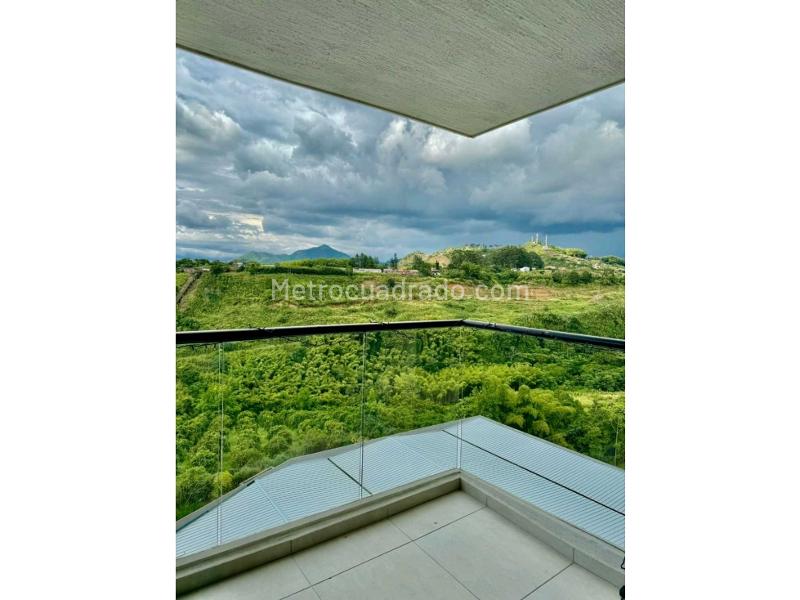 Piso – AMCO, Area Metropolitana Centro Occidente, Ferrocarril - Vista 3