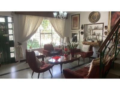 Casa de 4 alcobas en venta en El Velodromo, Medellín, 256 m² · foto 2 de 12