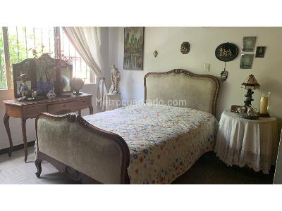 Casa de 4 alcobas en venta en El Velodromo, Medellín, 256 m² · foto 9 de 12