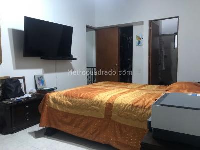 Casa de 4 alcobas en venta en Loma De Las Brujas, Envigado, 230 m² · foto 7 de 17