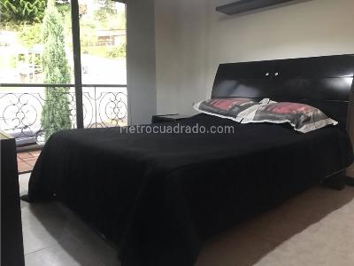 Casa de 4 alcobas en venta en Loma De Las Brujas, Envigado, 230 m² · foto 13 de 17