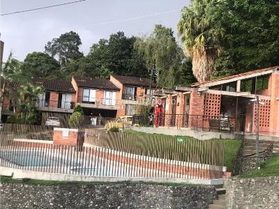 Casa de 4 alcobas en venta en Loma De Las Brujas, Envigado, 230 m² · foto 14 de 17