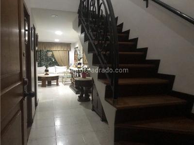 Casa de 4 alcobas en venta en Loma De Las Brujas, Envigado, 230 m² · foto 15 de 17