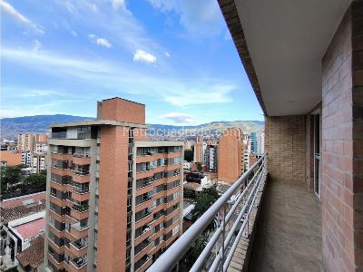 Apartamento en venta en Laureles, Medellín · foto 3 de 12