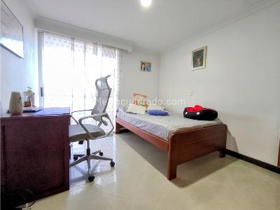 Apartamento en venta en Laureles, Medellín · foto 8 de 12