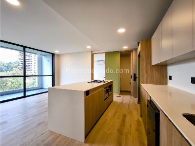 Apartamento en venta en El Poblado, Medellín · foto 2 de 15
