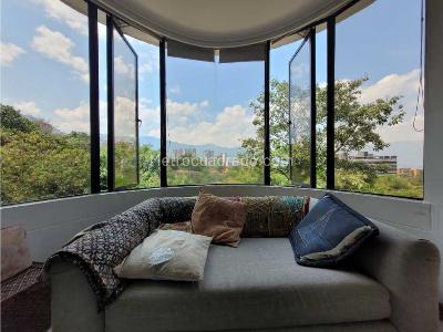 Apartamento en venta en El Poblado, Medellín · foto 2 de 13