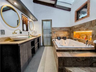 Casa de 5 alcobas en venta en El Escobero, Envigado, 375 m² · foto 9 de 14