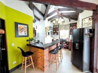 Casa de 5 alcobas en venta en El Escobero, Envigado, 375 m² · foto 10 de 14