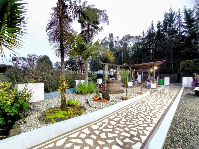 Casa de 5 alcobas en venta en El Escobero, Envigado, 375 m² · foto 12 de 14