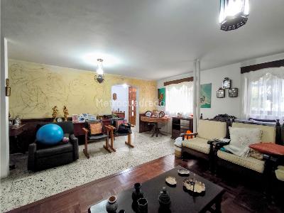 Casa de 5 alcobas en venta en San Joaquin, Medellín, 323 m² · foto 4 de 19