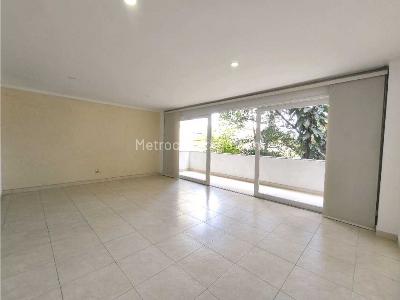 Apartamento de 3 alcobas en venta en El Poblado, Medellín, 140 m² · foto 4 de 15