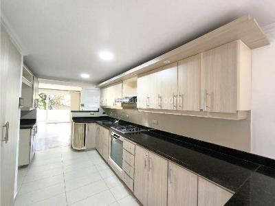 Apartamento de 3 alcobas en venta en El Poblado, Medellín, 140 m² · foto 7 de 15