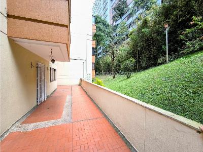 Apartamento de 3 alcobas en venta en El Poblado, Medellín, 140 m² · foto 11 de 15