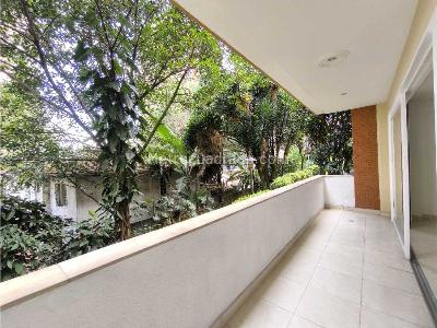 Apartamento de 3 alcobas en venta en El Poblado, Medellín, 140 m² · foto 12 de 15