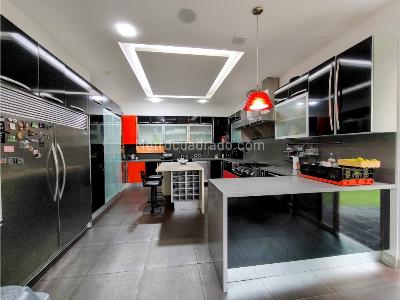 Casa de 5 alcobas en venta en Los Balsos, Medellín, 1100 m² · foto 4 de 14