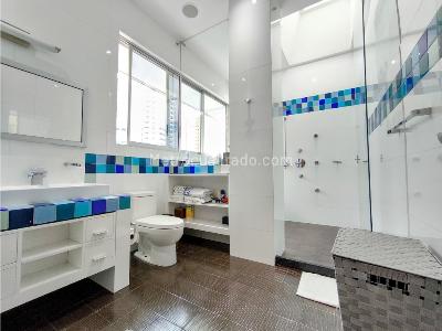 Casa de 5 alcobas en venta en Los Balsos, Medellín, 1100 m² · foto 8 de 14