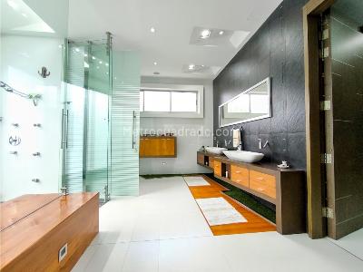 Casa de 5 alcobas en venta en Los Balsos, Medellín, 1100 m² · foto 10 de 14