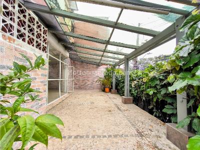 Casa de 4 alcobas en venta en El Poblado, Medellín, 165 m² · foto 3 de 13
