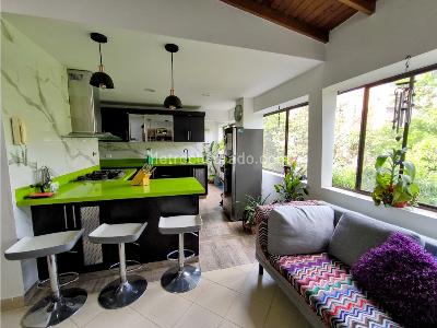 Apartamento de 4 alcobas en venta en Laureles, Medellín, 103 m² · foto 3 de 12