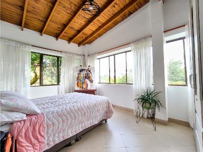 Apartamento de 4 alcobas en venta en Laureles, Medellín, 103 m² · foto 6 de 12