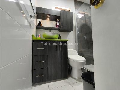 Apartamento de 4 alcobas en venta en Laureles, Medellín, 103 m² · foto 7 de 12