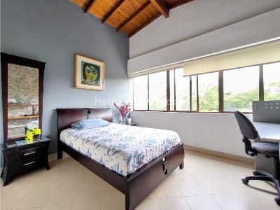 Apartamento de 4 alcobas en venta en Laureles, Medellín, 103 m² · foto 9 de 12