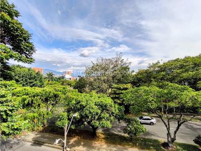 Apartamento de 4 alcobas en venta en Laureles, Medellín, 103 m² · foto 12 de 12
