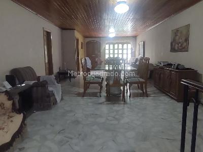 Casa de 3 alcobas en venta en Modelo, Barranquilla, 350 m² · foto 2 de 6