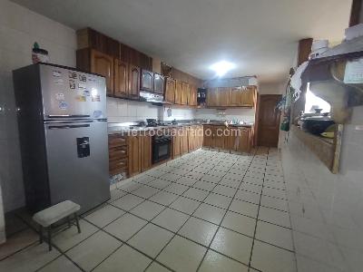 Casa de 3 alcobas en venta en Modelo, Barranquilla, 350 m² · foto 4 de 6